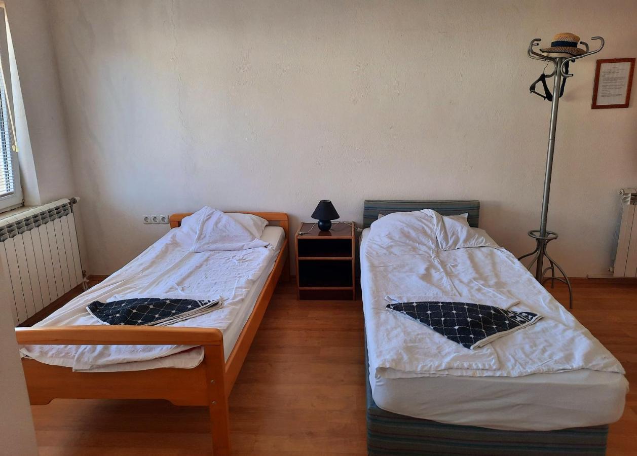 Guest House Gina Ohrid Bagian luar foto