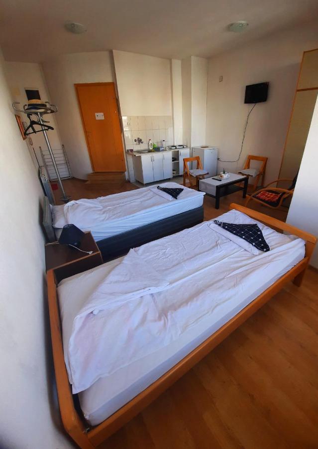 Guest House Gina Ohrid Bagian luar foto